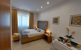 Mistral Luxury Suites